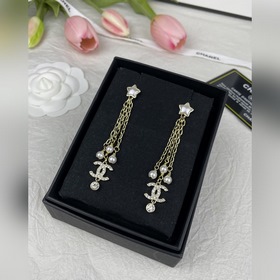 Серьги Chanel Stud 24C Новый стиль Зве