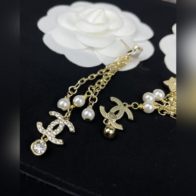 Серьги Chanel Stud 24C Новый стиль Зве