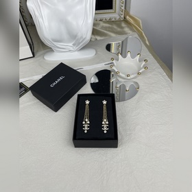 Серьги Chanel Stud 24C Новый стиль Зве