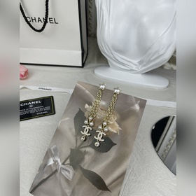 Серьги Chanel Stud 24C Новый стиль Зве