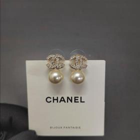 Chanel  Новинки  Серьги Chanel Doubl