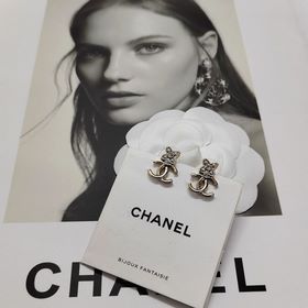 Классические серьги Chanel с жемчугом