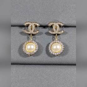 Классические серьги Chanel с двойной б
