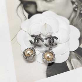 Классические серьги Chanel с двойной б