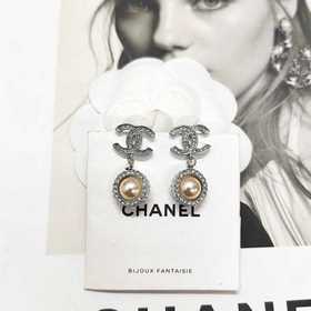 Классические серьги Chanel с двойной б