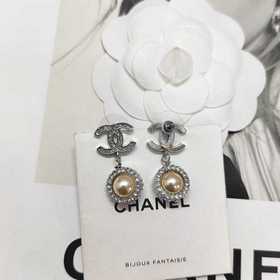 Классические серьги Chanel с двойной б