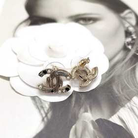 Chanel  Новинка Миниатюрные серьги-г
