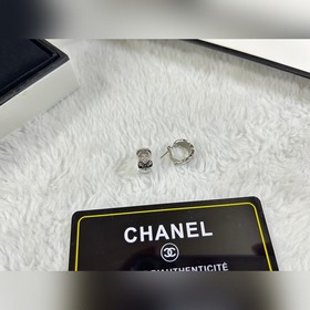 Chanel  Серьги с бриллиантами в форме