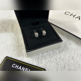 Chanel  Серьги с бриллиантами в форме