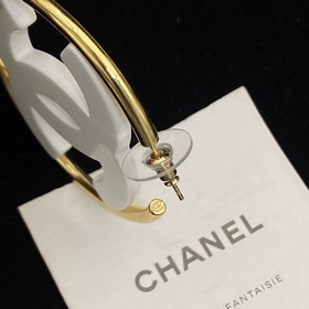 Акриловые серьги-гвоздики Chanel Doubl