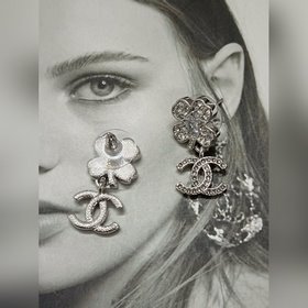 Chanel  Серьги New Leaf из белого зол