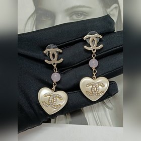 Классические серьги Chanel в форме сер