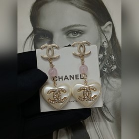 Классические серьги Chanel в форме сер