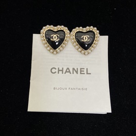 Новые серьги Chanel 25B Heart Pearl St
