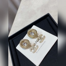 [Серьги Chanel Twisted Thread Knob Dou