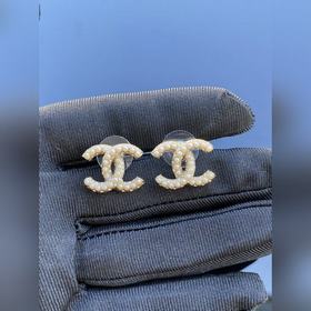 Серьги Chanel с застежкой-гвоздиком Но