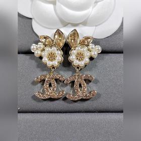 Chanel  Новая коллекция  Серьги-гвоз