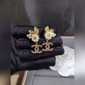 Chanel  Новая коллекция  Серьги-гвоз