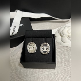 Серьги-гвоздики Chanel  Овальные сере