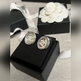 Серьги-гвоздики Chanel  Овальные сере
