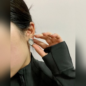 Серьги-гвоздики Chanel  Овальные сере