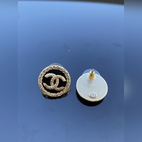 Серьги-гвоздики Chanel Классические ви