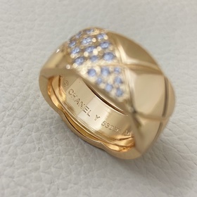 Новинка от Chanel： широкое кольцо с бр