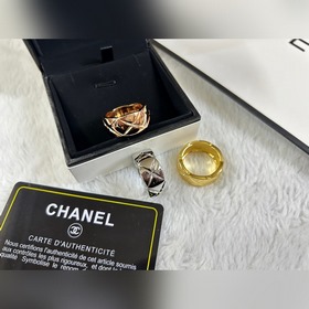 Chanel  Широкое кольцо с узором виде 