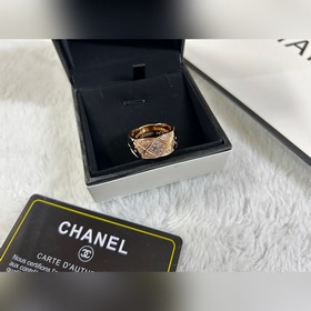 Chanel  Широкое кольцо с бриллиантами