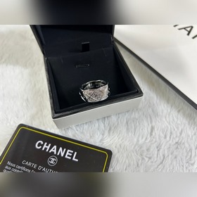Chanel  Широкое кольцо с бриллиантами