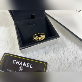 Chanel  Кольцо среднего размера с узо
