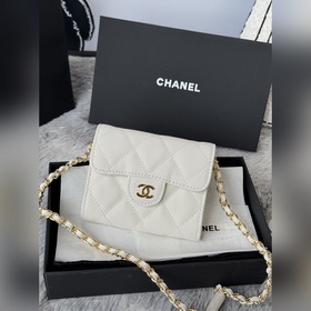 Мини-сумочка Chanel на цепочке, очаров