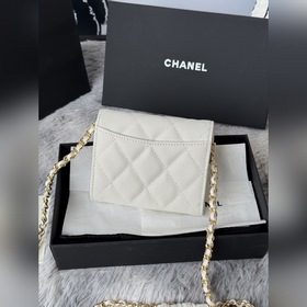 Мини-сумочка Chanel на цепочке, очаров