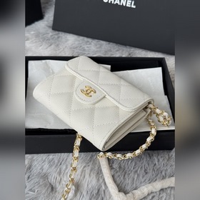 Мини-сумочка Chanel на цепочке, очаров