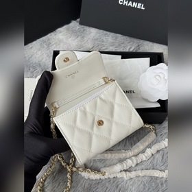 Мини-сумочка Chanel на цепочке, очаров