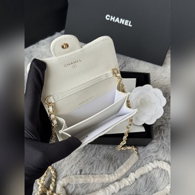 Мини-сумочка Chanel на цепочке, очаров