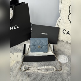 Мини-сумочка Chanel на цепочке, очаров