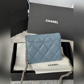 Мини-сумочка Chanel на цепочке, очаров