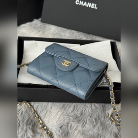 Мини-сумочка Chanel на цепочке, очаров
