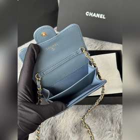 Мини-сумочка Chanel на цепочке, очаров