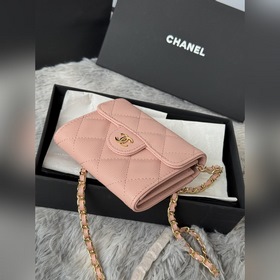 Мини-сумочка Chanel на цепочке, очаров