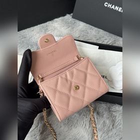Мини-сумочка Chanel на цепочке, очаров