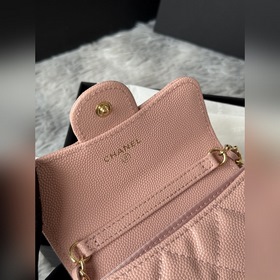 Мини-сумочка Chanel на цепочке, очаров