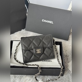 Мини-сумочка Chanel на цепочке, очаров