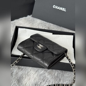 Мини-сумочка Chanel на цепочке, очаров