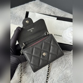 Мини-сумочка Chanel на цепочке, очаров