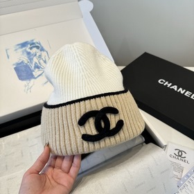 Шляпа из вязаной шерсти Chanel