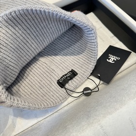 Шляпа из вязаной шерсти Chanel