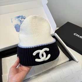Шляпа из вязаной шерсти Chanel