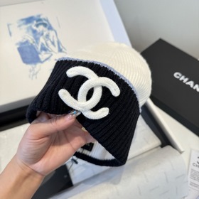 Шляпа из вязаной шерсти Chanel